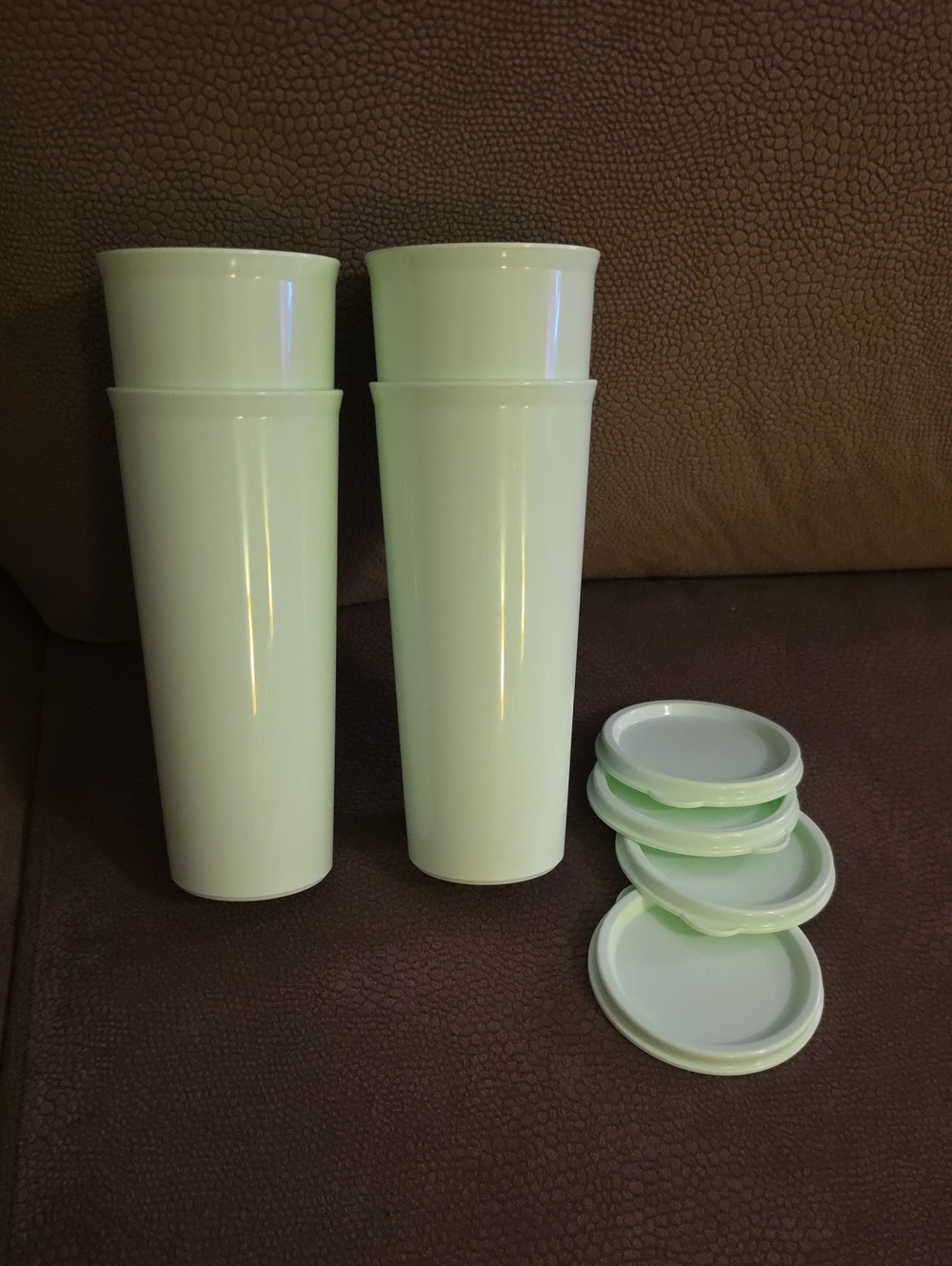 Tupperware Mint Green Plastic Tumblers with Lids #5107. 16oz- NEW Set of 4